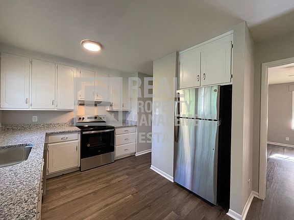 5th image of 1596 Berkshire Dr