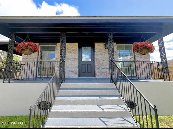 1917 Heights Dr, Saint Bernard, LA 70085