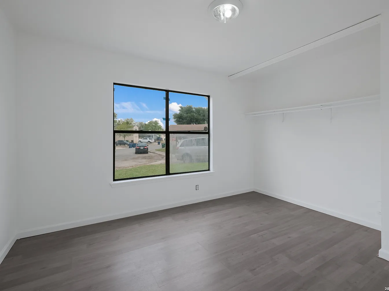 6098 Glacier Sun Dr — photo 8