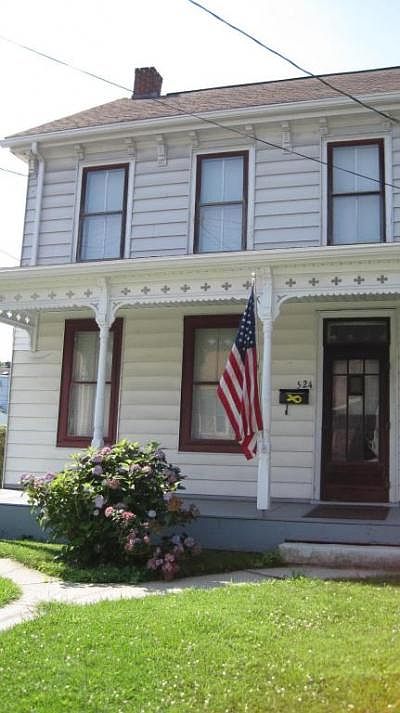 2nd image of 524 E Cumberland St