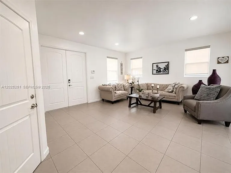 25061 SW 118th Ct — Photo 2