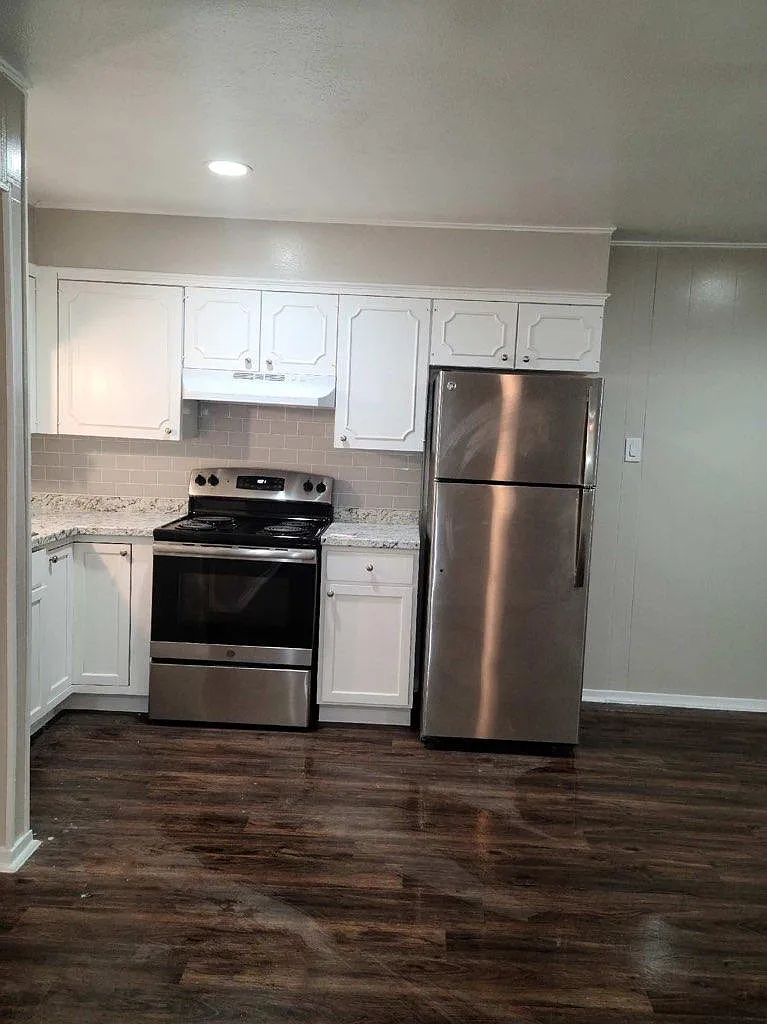 Kenwood Heights Apartments — Photo 2