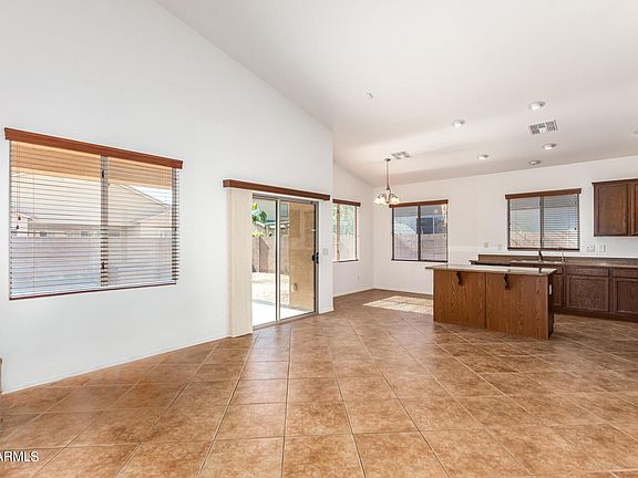 5th image of 2469 E Sequoia Dr
