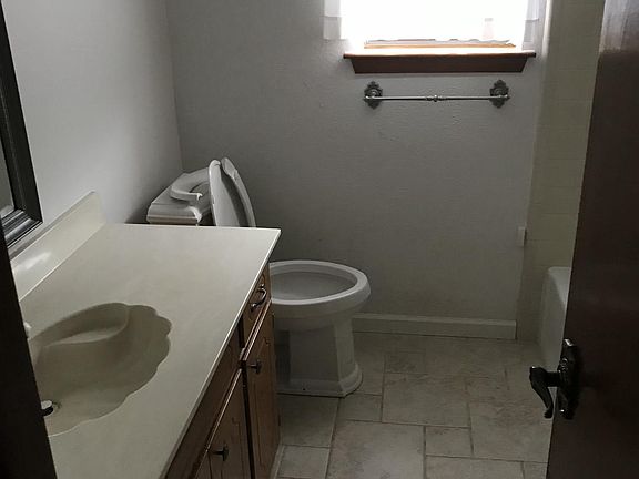 4th image of 2904 Oak Valley Dr