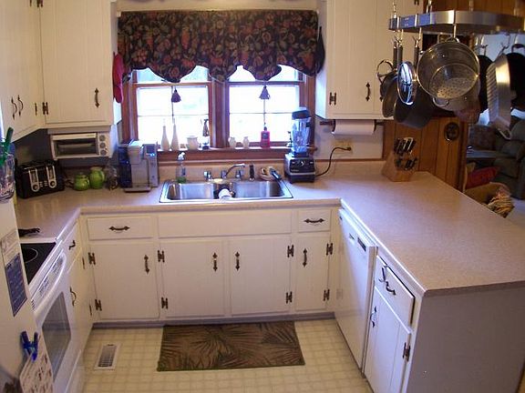 3rd image of 205 Powhatan Dr