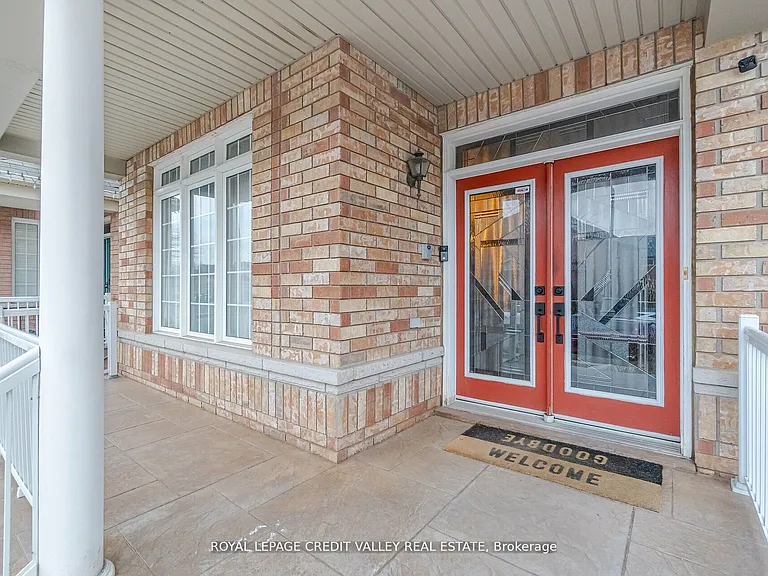 18 Trailhead Cres — Photo 6