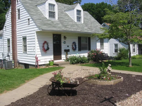 300 Wilson St, Anna, IL 62906