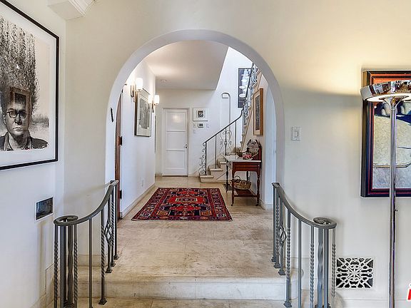 5th image of 350 Dalkeith Ave