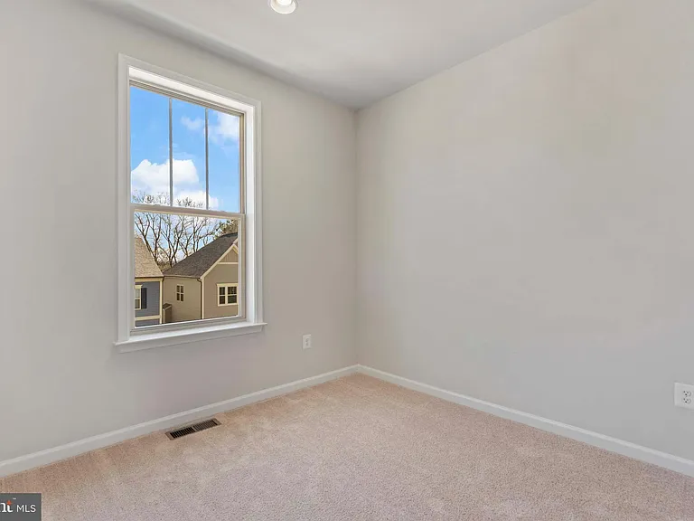 1727 Evansberry Dr — Photo 32