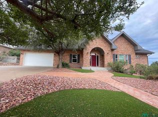 808 Dennis Way, Carlsbad, NM 88220