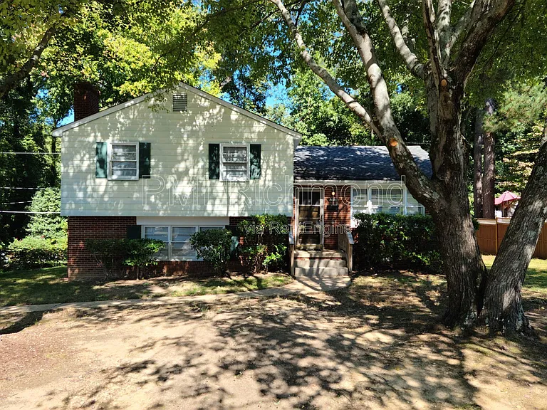 8010 Sycamore Ln — Photo 3