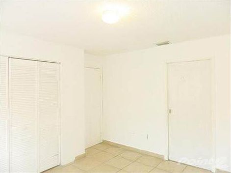 5th image of 8029 Lake Dr APT 202