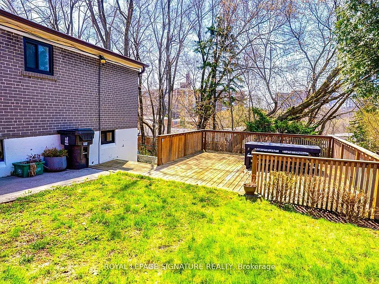 17 Avis Cres #BASEMENT — Photo 26