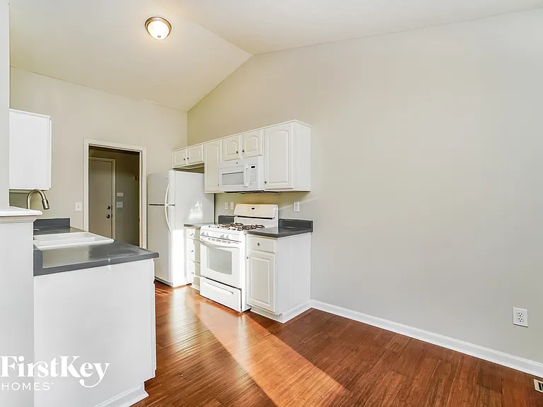 714 Keltoncrest Dr — Photo 6