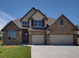 940 E Thorndale Dr, Nixa, MO 65714