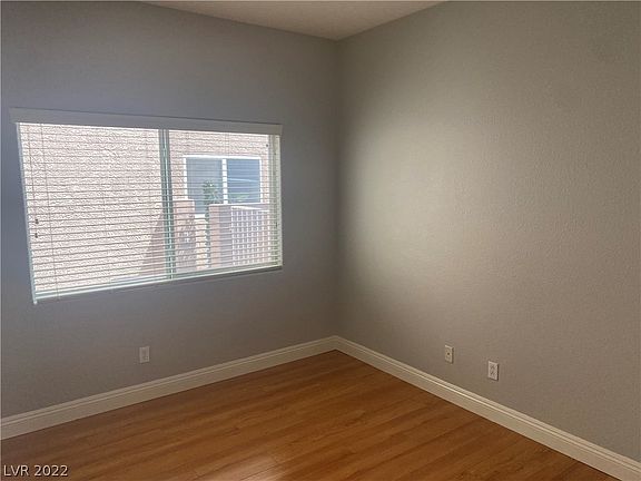5th image of 3781 Carisbrook Dr