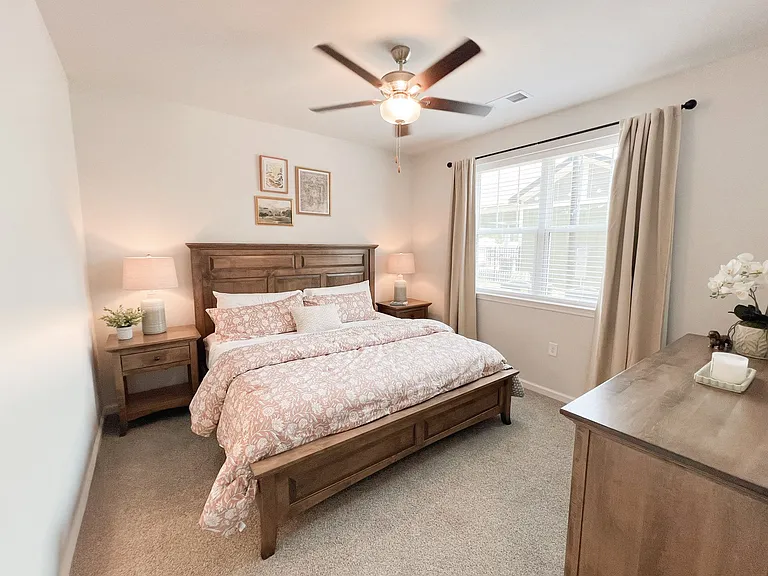 The Grande at Geyser Falls Luxury Apartments — Photo 34
