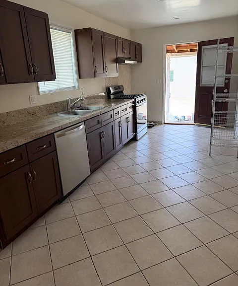 8534 Canoga Ave — Photo 7
