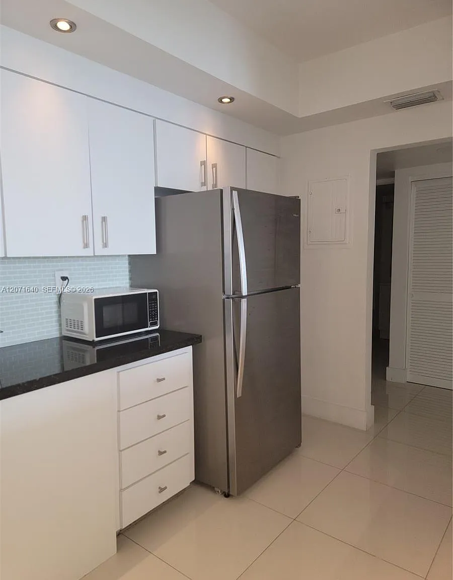 1 bed, 1.5 bath, 1005 sqft, $2,700 — Photo 4