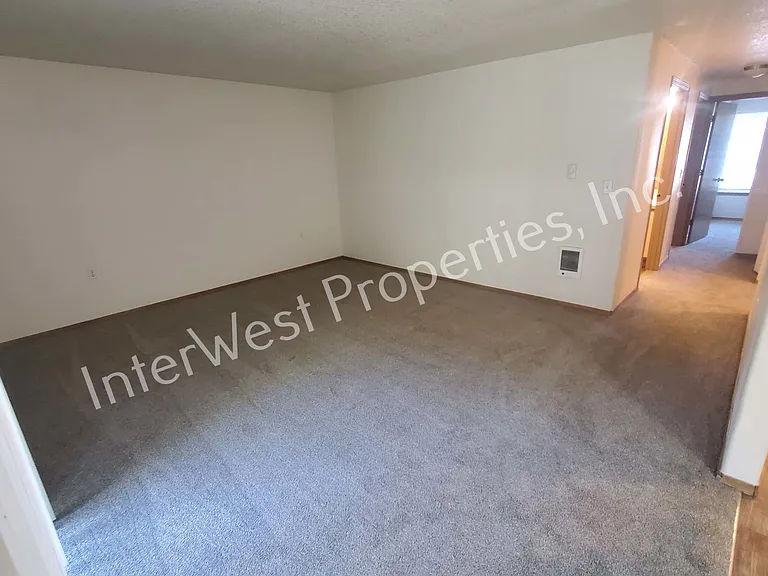 9931 NE Prescott St #13 — Photo 17