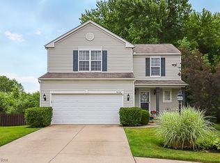 9832 Seton Dr, Olmsted Twp, OH 44138