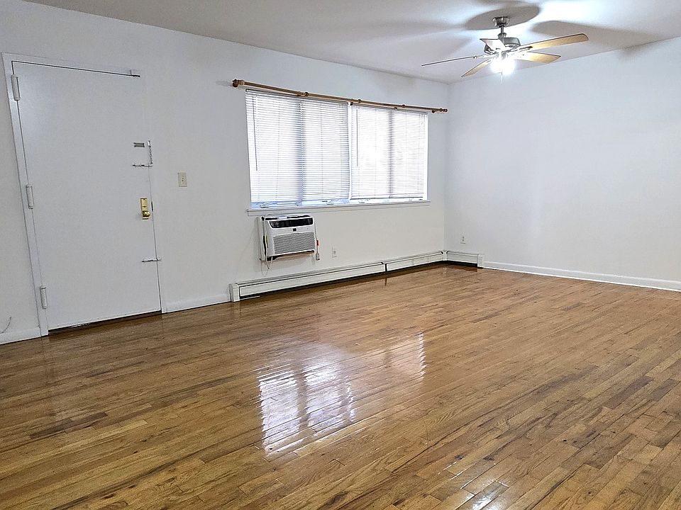 1st image of 29-13 31st Ave #1R