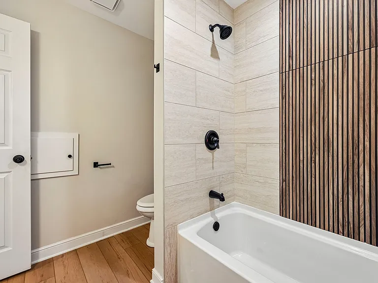 11108 W Forest Home Ave — Photo 14