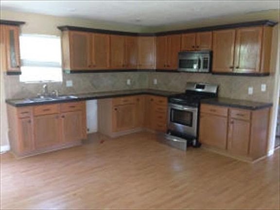3rd image of 509 Vermont Ave