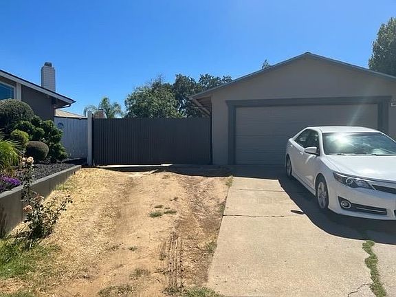 3rd image of 9640 Elmira Cir