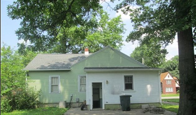 2nd image of 631 Arlington Ave