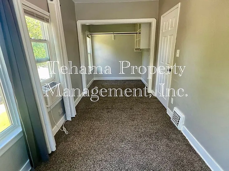 1051 Washington St — Photo 15