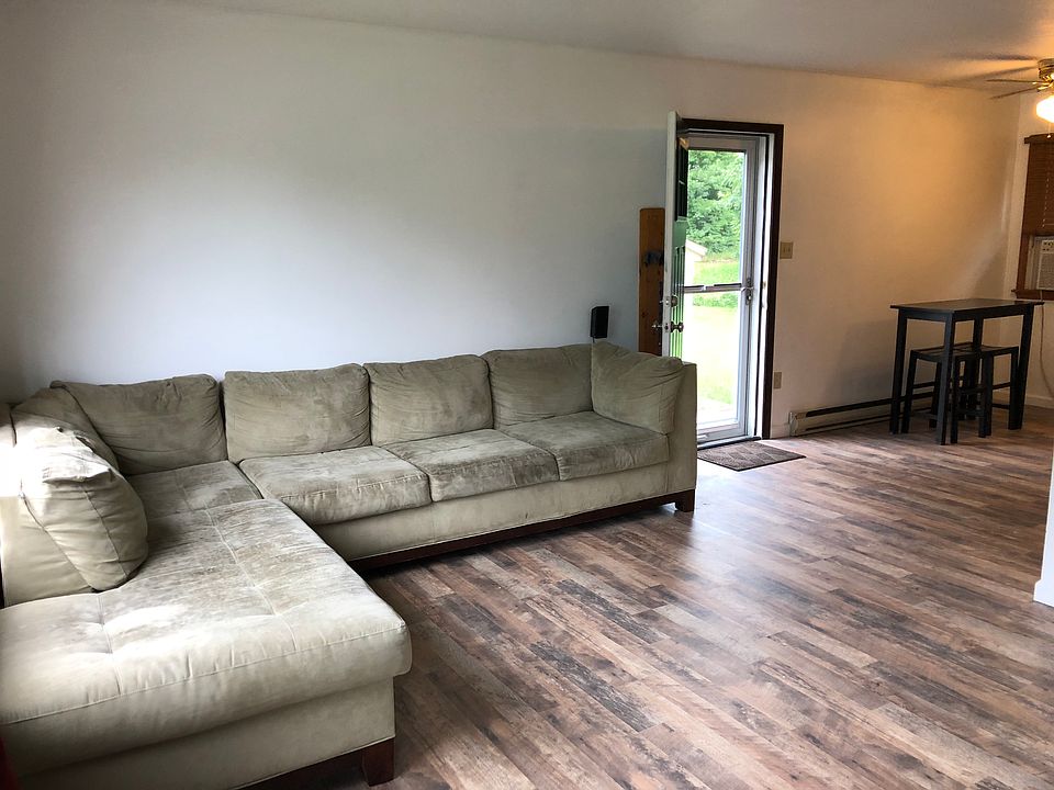 2nd image of 304 Gray Mount Cir