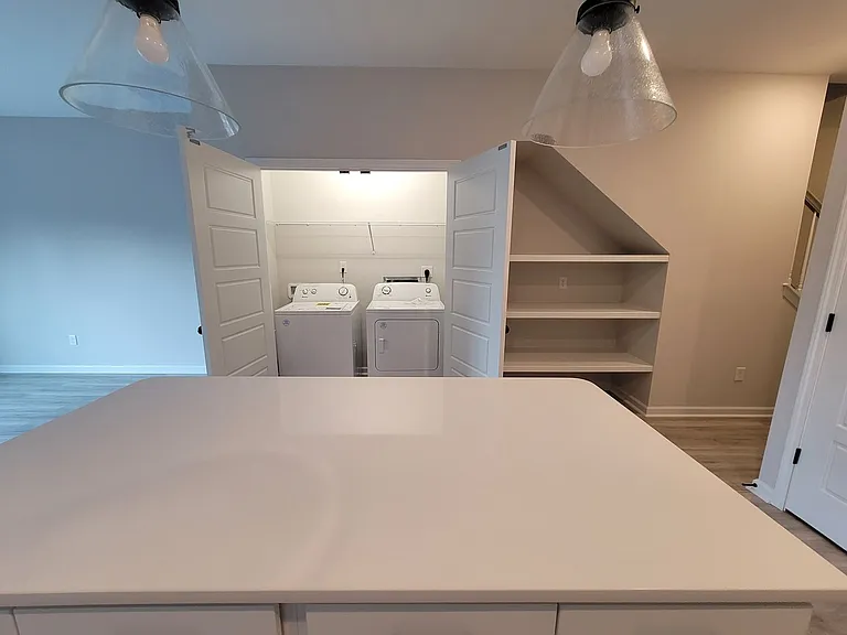 8381 Paramount Point — Photo 7