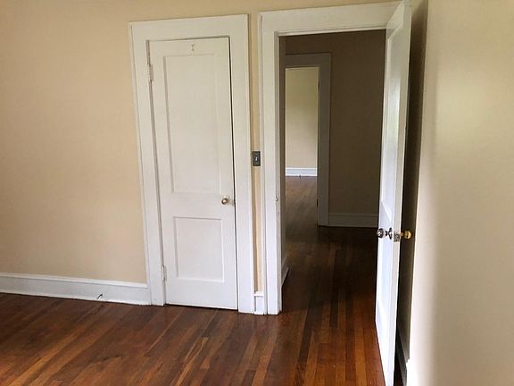 5th image of 1004 Tucker St