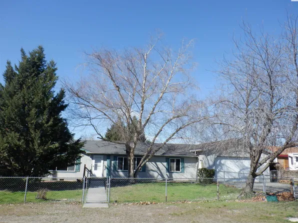 1224 S 11th Ave, Pasco, WA 99301