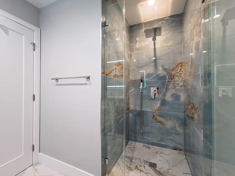 6454 Gentry Ave — Photo 24