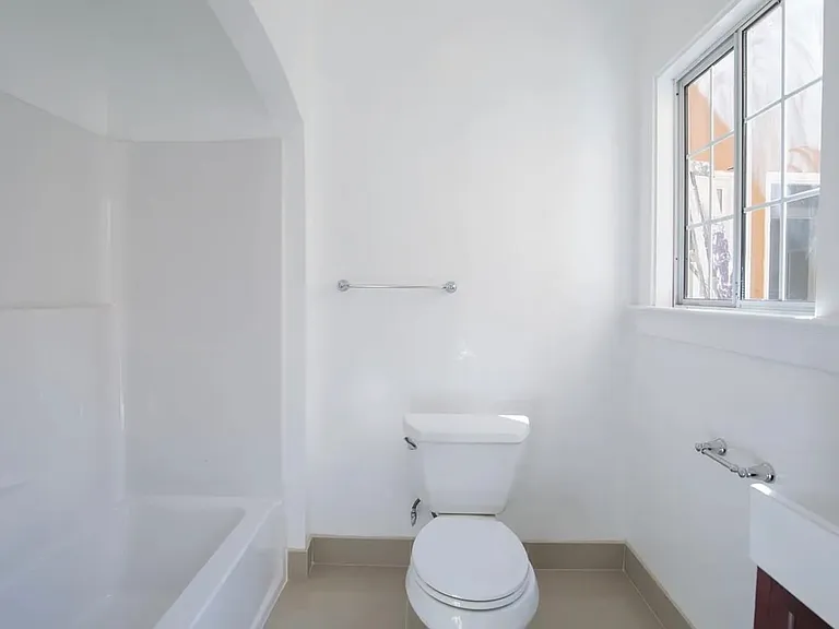 1704 Miramar St #1706 — Photo 9