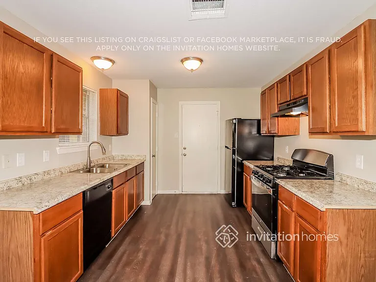 8318 Black Pool St — Photo 5