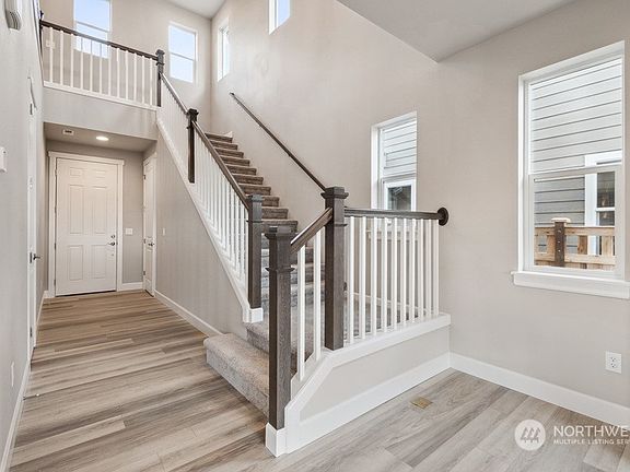 4th image of 15311 206th Avenue E #202