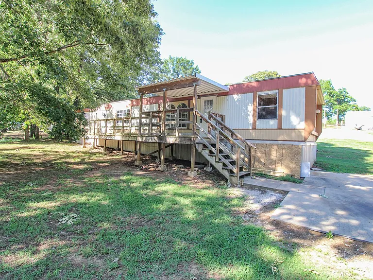 42 Cameron Cir — Photo 3