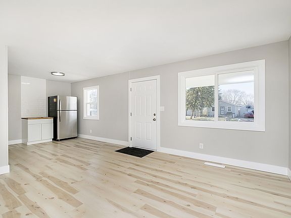 4th image of 2243 Harlan St