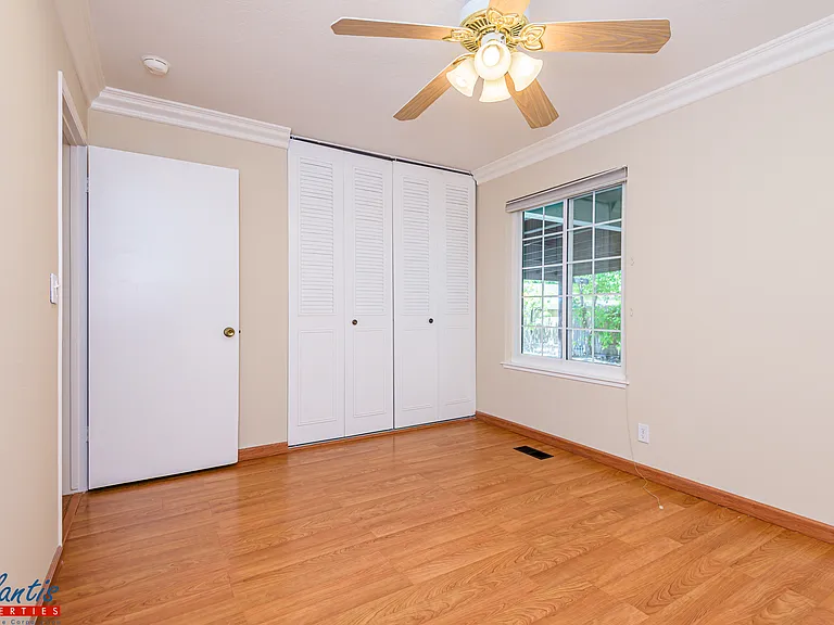 6043 Meridian Ave — Photo 12