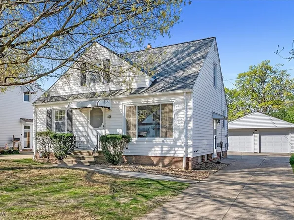 2206 Larchmont Dr, Wickliffe, OH 44092