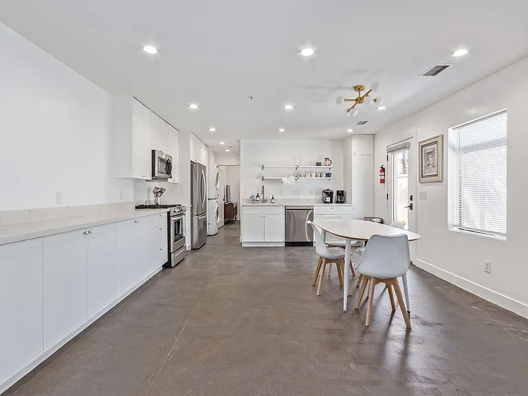 1017 E Garfield St #B — Photo 7