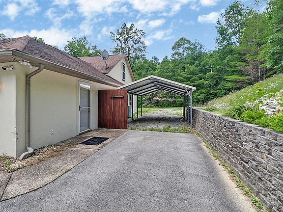5th image of 395 Ashley Ln