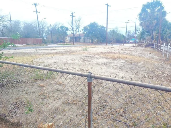 111 Moon St, San Antonio, TX 78204