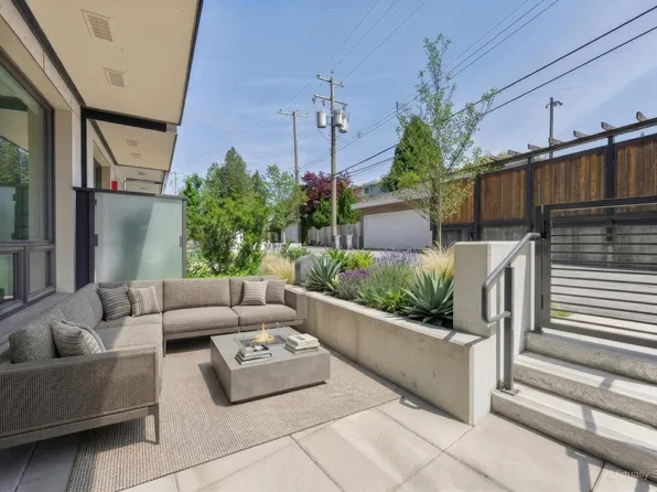 5212 Cambie St #108, Vancouver, BC V5Z 3B2