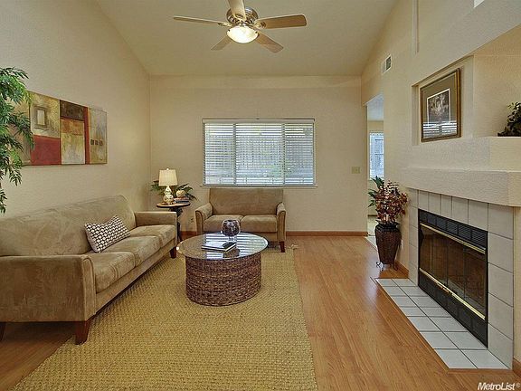 2nd image of 1437 Everett Way