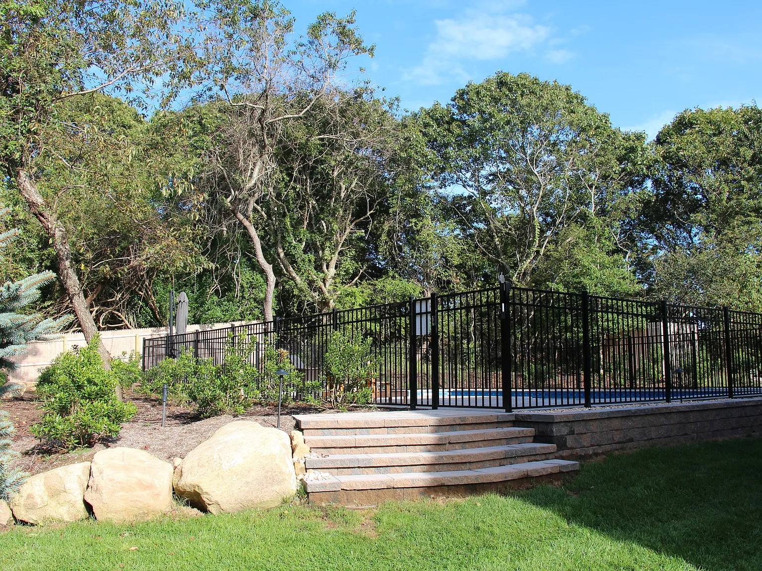 Montauk rental has it all. Close to the beach, elevator and pool — Photo 4