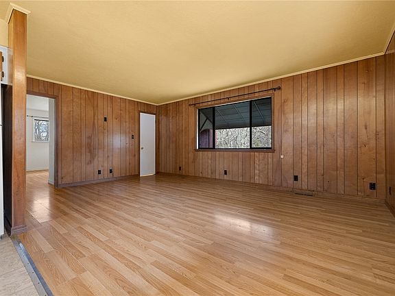 3rd image of 243 W Lynnwood Dr